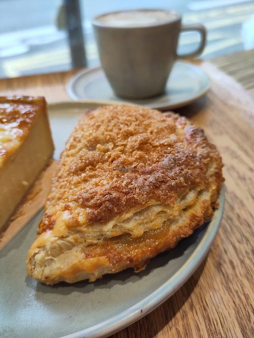 Chausson aux pommes at Land & Monkeys - Roquette in Paris