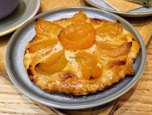 Tarte aux abricots at Land & Monkeys - Roquette in Paris