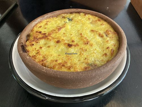 Pastel de Choclo, a tradicional chilean summer dish,  made vegan 🌱  at De Raiz in Santiago