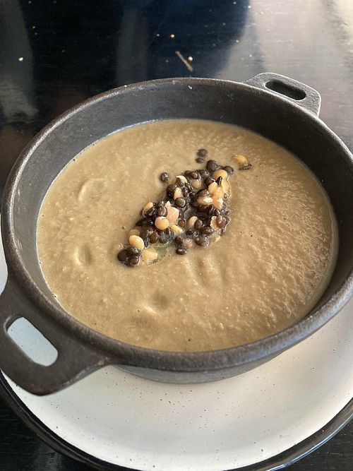 Lentil soup (seasoned with coriander’s seed), vegan  at De Raiz in Santiago