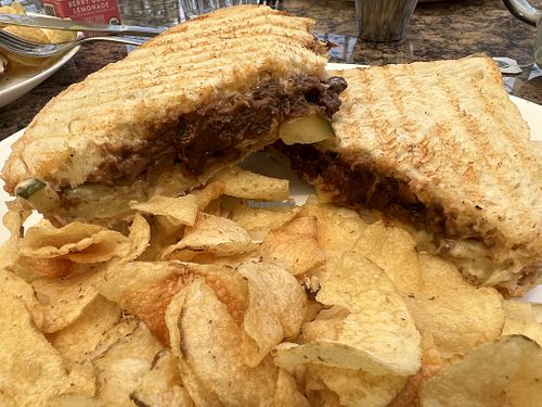 Hawaïen jackfruit   at Real Roots Cafe in Chattanooga