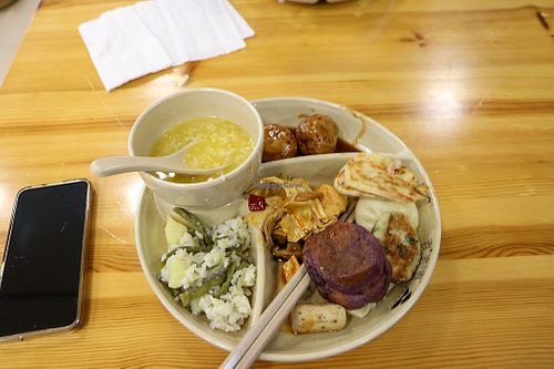 selection from the buffet at Sù yǐ Xiāng SùShí 素颐香 in Chongqing