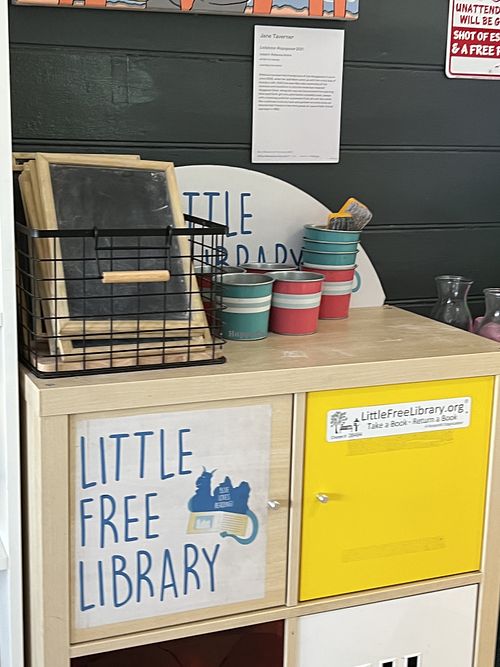 Kids entertainment   at The Wayzgoose Diner in Leura