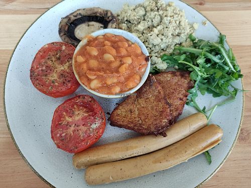 Full English breakfast at Chutnej in Prague