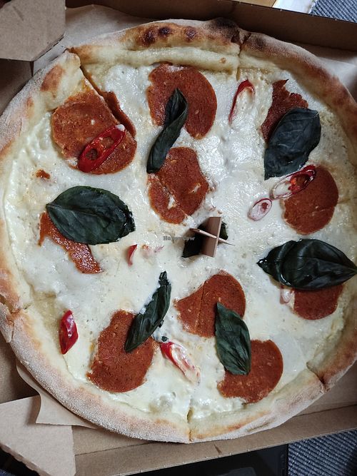 Picante pizza at Chutnej in Prague