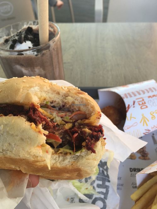 Hell burger at Mother Burger - Roma in Lisbon