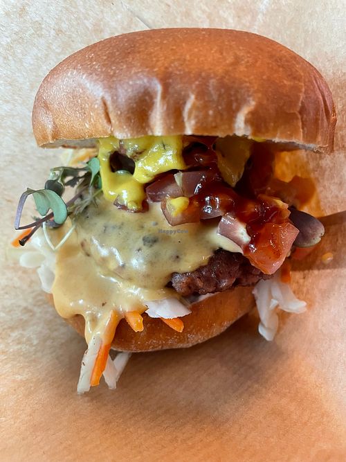 Fake meat burger at Junk y Vegan in Helsinki