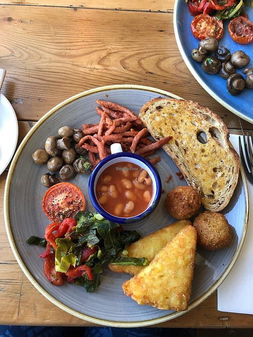 Small vegan breakfast at Lounges - Tretho Lounge in St Ives