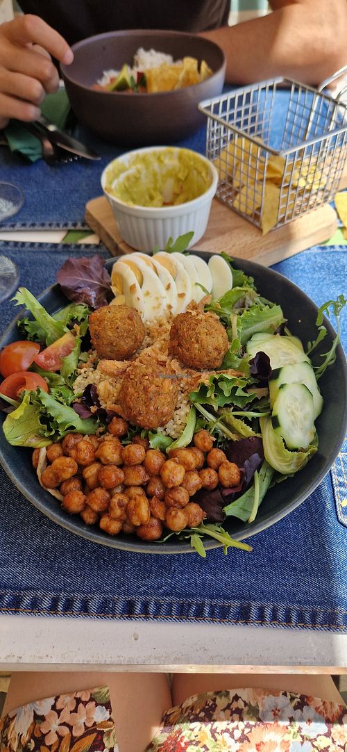 Vegetarian bowl at Great Mess in Carcavelos