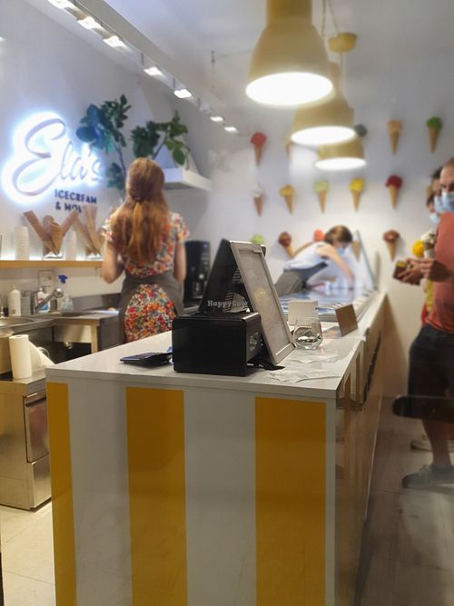 Ela's Ice Cream Parlour - Sladoled at Ela's in Split