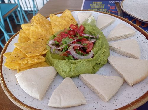 Guacamole con pico de gallo at Tizar Gourmet Restaurante y Taperia in Ourense