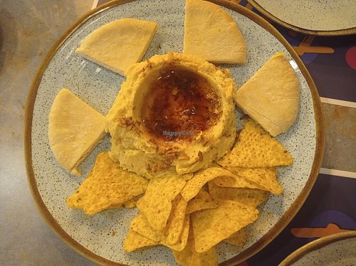 Hummus de garbanzos at Tizar Gourmet Restaurante y Taperia in Ourense