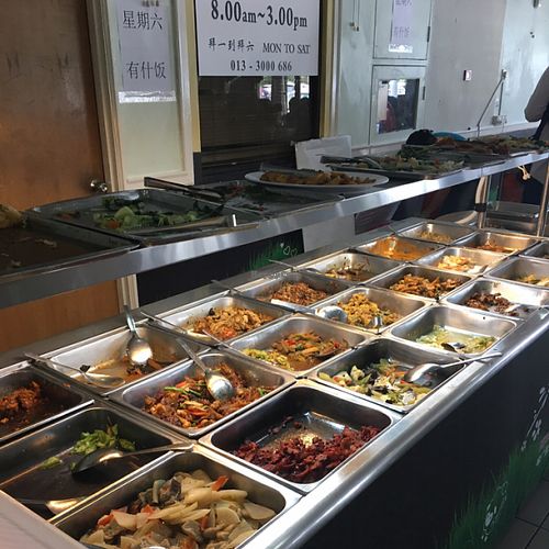 mixed rice selection at Tian De Vegetarian Restaurant in Seri Kembangan