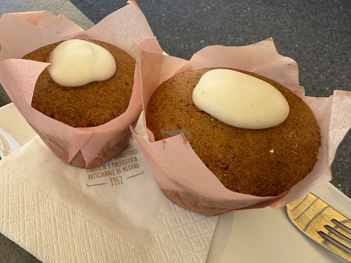 vegan muffins  at Erb Brot in Merano