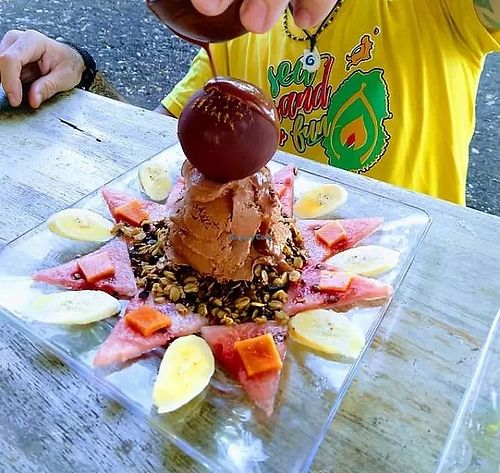 Chocolate over fruit at El Pital in Ometepe
