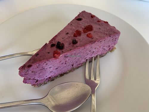 Berries raw cheesecake  at Loving Hut in Menton