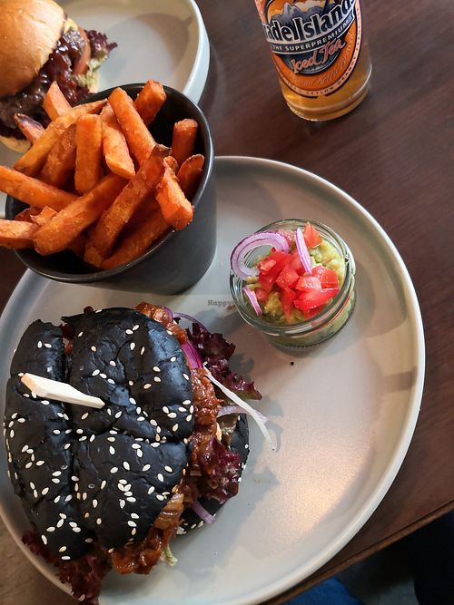 Burger mit Jackfruit (vegan) at Rothen-Burger in Rothenburg Ob Der Tauber