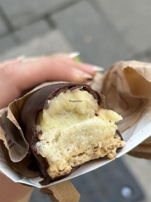 Schokobanane 4,20€  at denn's Biomarkt -  Kaisergasse in Linz