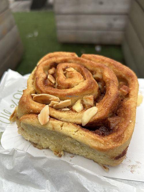 Bratapfel Schnecke 3,20€  at Markt am Hauptplatz in Linz