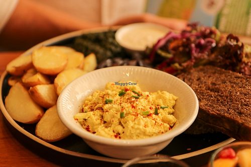 big brunch at NIYA in Casablanca