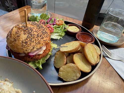 Katsu Machickensh burger at NIYA in Casablanca