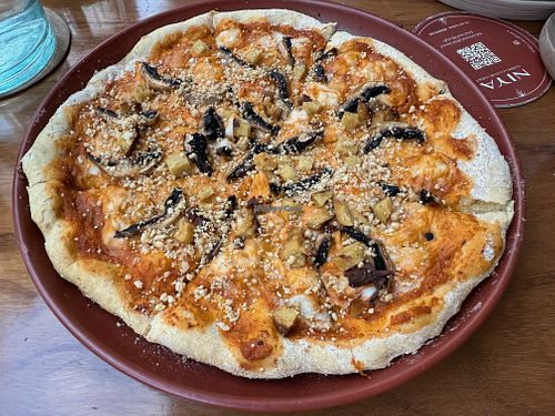 Seitan-mushroom pizza at NIYA in Casablanca