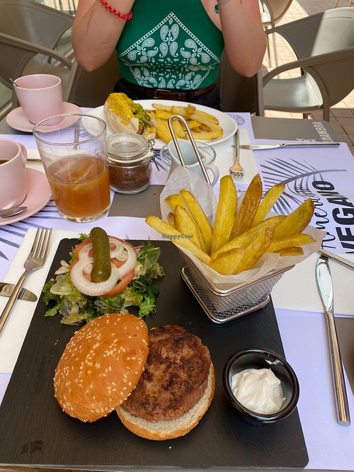 Beyond burger and beyond hotdog ❤️ at Americano Vegano in Torremolinos