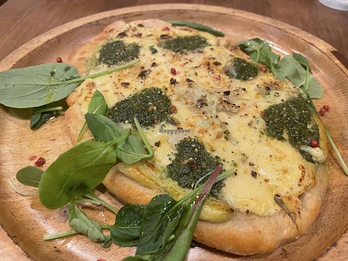 Image of Unique (V) Pizzeria SUKHASANA