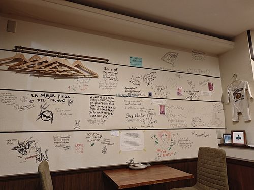  at Unique (V) Pizzeria SUKHASANA in Osaka