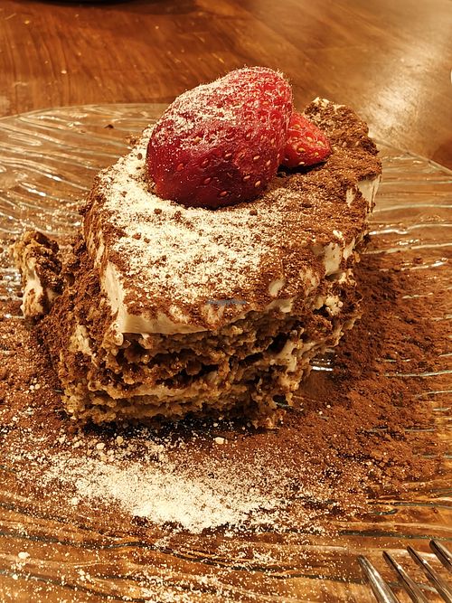  at Unique (V) Pizzeria SUKHASANA in Osaka