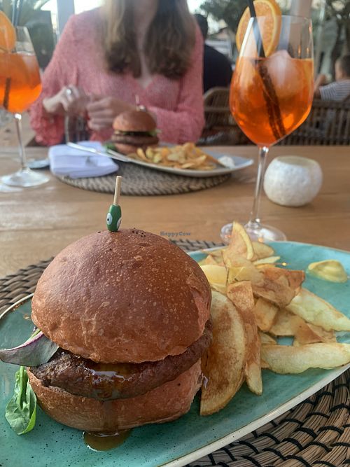 vegan burger 🌱 at Zahara in Denia