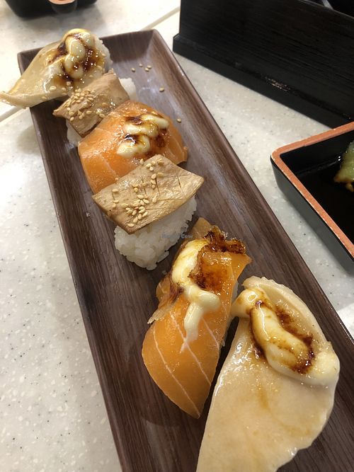 Aburi set- lovely , tasty and worth the torch. Jsut a little sweet  at Saute Sushi 素特•素司 in Central Singapore