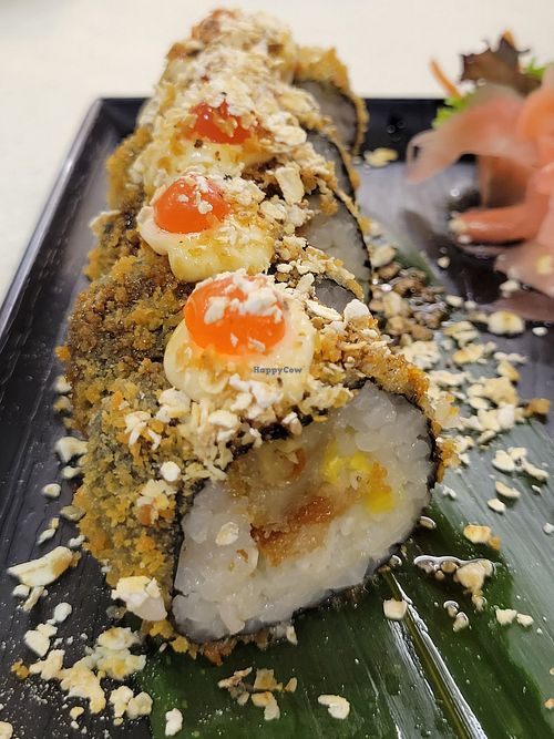 Cereal mango rolls at Saute Sushi 素特•素司 in Central Singapore