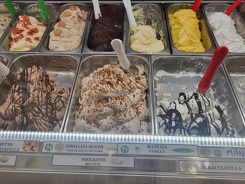 Vanilla was the best at Gelatiamo in Kalamata