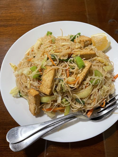 pancit with fried tofu, I really liked it, the squeeze of lemon was a good touch 😋  at Pho Vegan Asian Cuisine in Folsom