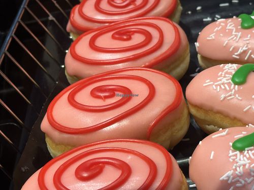 vegan strawberry swirl  at Dunkin' - Keyserlei in Antwerpen