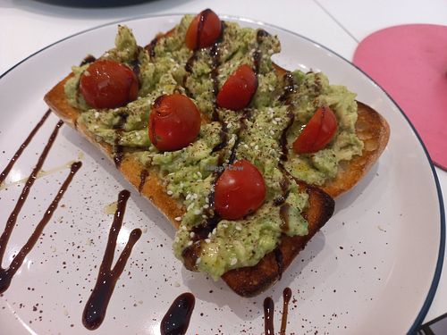 Smashed avo toast at Vunch in Bromley