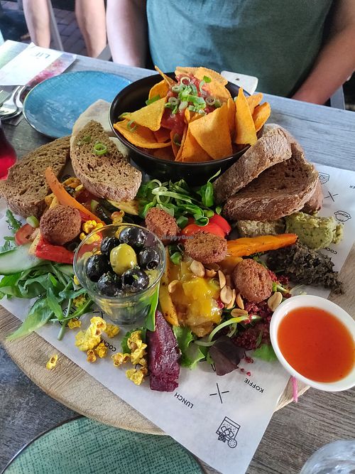 Vegan borrel plank at Liff in Assen