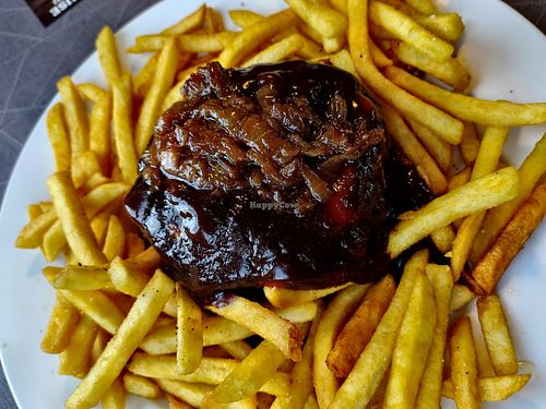 Møllehjul Burger with brown sauce at Roadhouse in Nibe