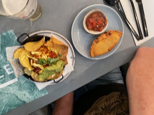 Empenada en tortillachips at Rozey in Delft