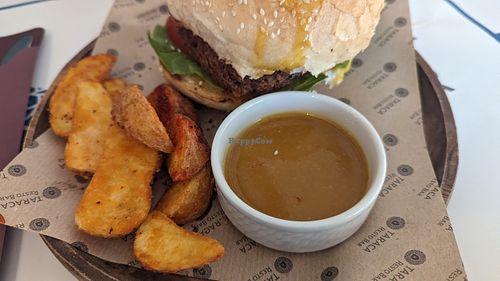 Vegan burger at Resto Bar Taraca in Kotor