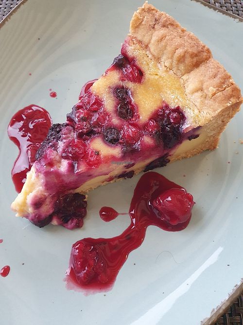 Vegan cherry cheesecake at Hotel Pension Tyrol in Telfs