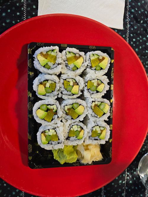 2x veggie roll at Sushi & Thai in Oxford Charter