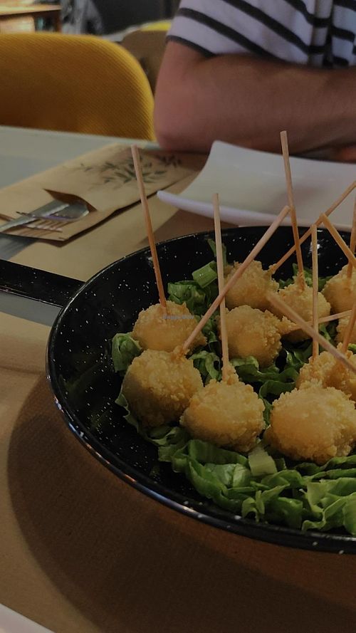 Piruletas de queso de cabra rebozadas at Cerveceria La Internacional in Lugo