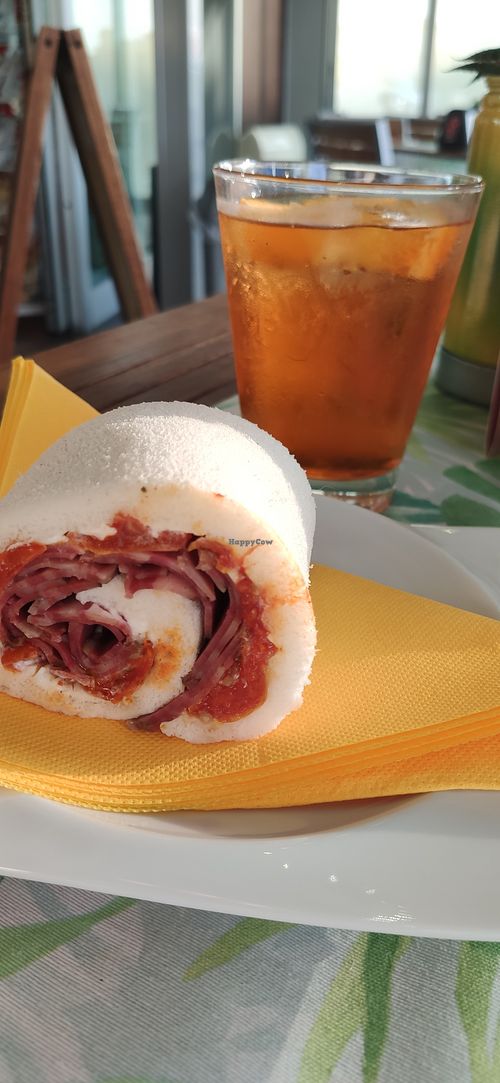 Spritz and seitan sandwich
Spritz Aperol e tramezzino con seitan fatto in casa e pomodori confit at Pane E Tulipani in Caorle