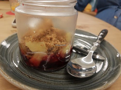 Apple crumble at Foodis in Sant Just Desvern