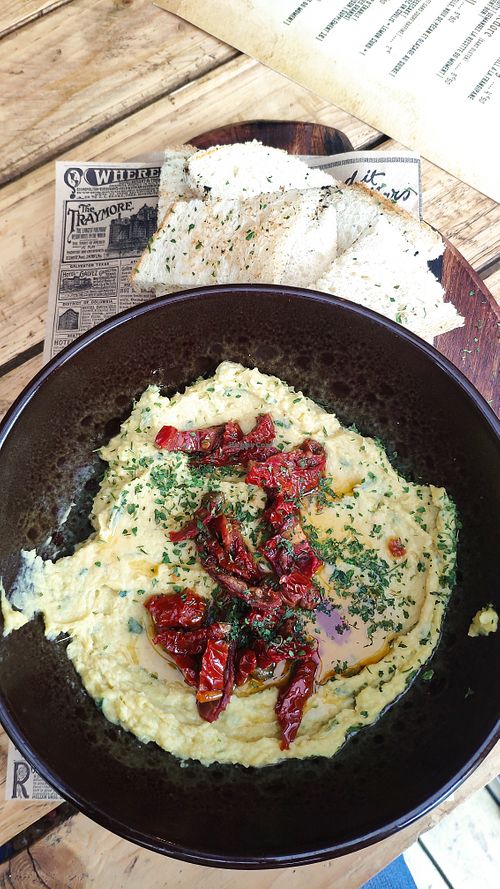 Lumous at Moon and Sons in Caen