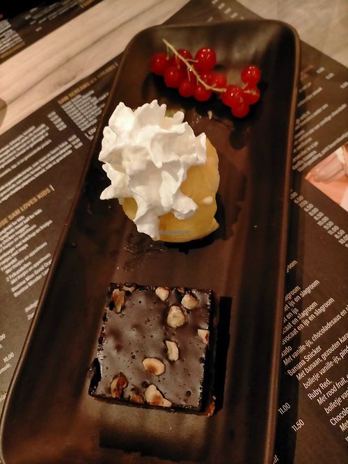 Vegan cake en sorbet at Sam's Table in Wetteren