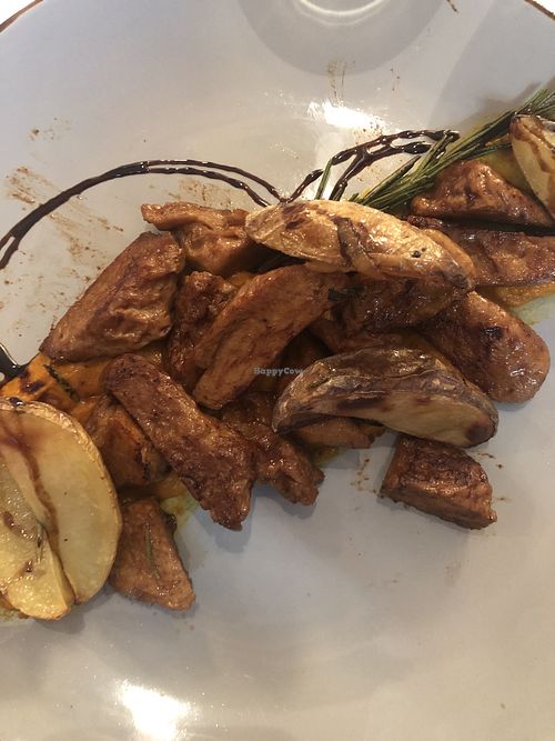 Seitan masala at Brac Libreria di Arte Contemporanea in Florence