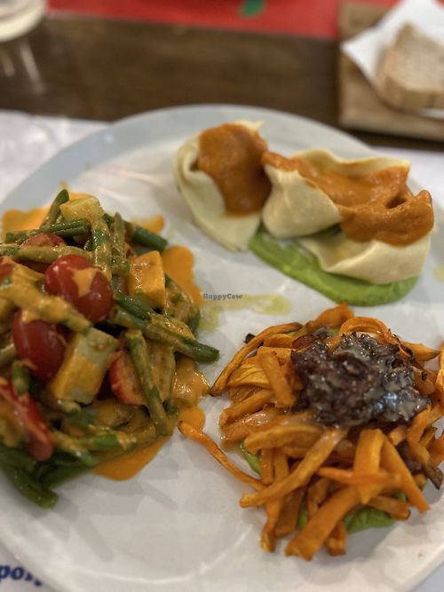 Pumpkin ravioli, bean salad, caramelised onion and sweet potatoes  at Brac Libreria di Arte Contemporanea in Florence